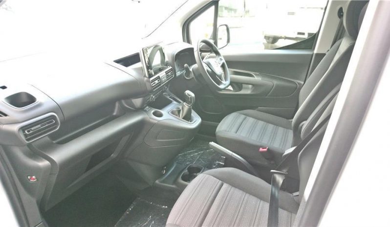 Opel Combo Life Enjoy 1.6TD M/T 2019 full