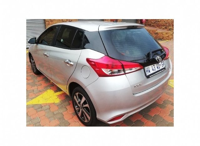 Toyota Yaris 1.5 XS 5 Door 2019 full