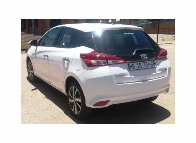 Toyota Yaris 1.5 XS 5 Door 2019 full