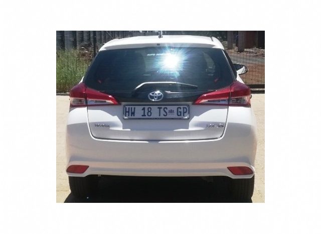 Toyota Yaris 1.5 XS 5 Door 2019 full