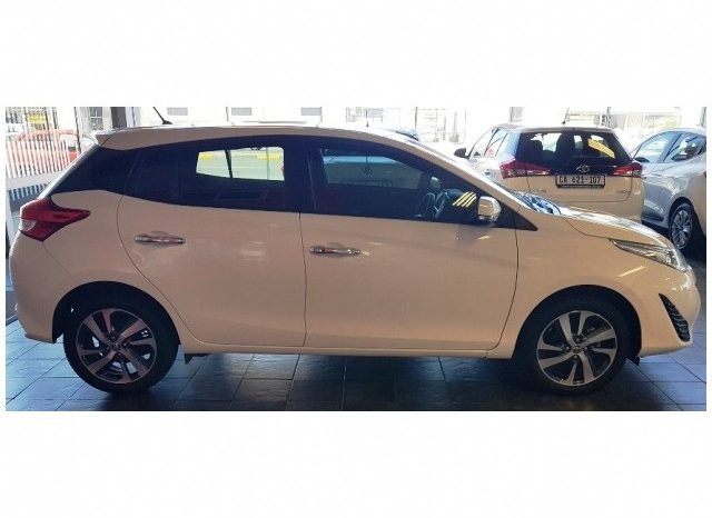 Toyota Yaris 1.5 XS 5 Door 2019 full