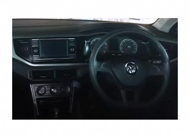 Volkswagen Polo 1.0 TSI Trendline 2018 full