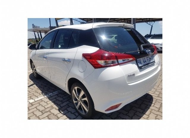 Toyota Yaris 1.5 XS 5 Door 2019 full