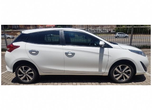 Toyota Yaris 1.5 XS 5 Door 2019 full