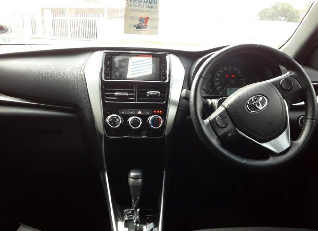 Toyota Yaris 1.5 XS 5 Door 2019 full