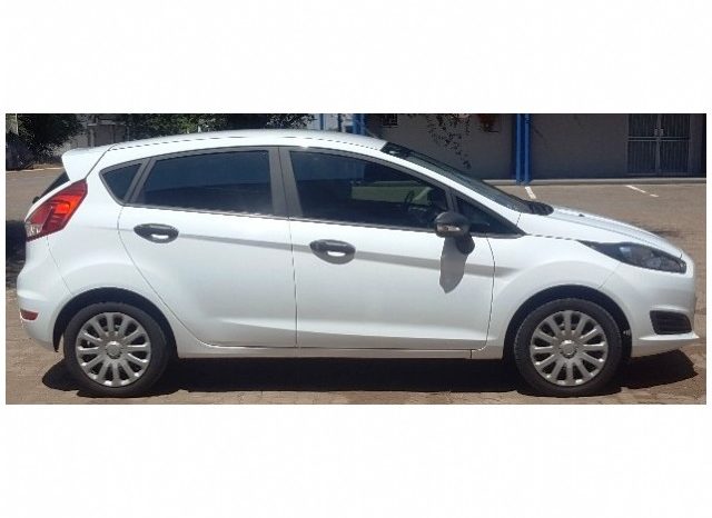 Ford Fiesta 1.4 Ambiente 5 Door 2017 full