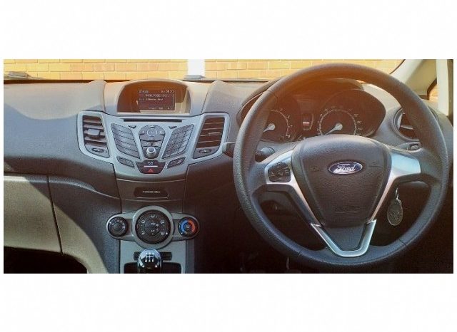 Ford Fiesta 1.4 Ambiente 5 Door 2017 full