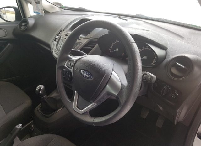 Ford Fiesta 1.4 Ambiente 5 Door 2017 full