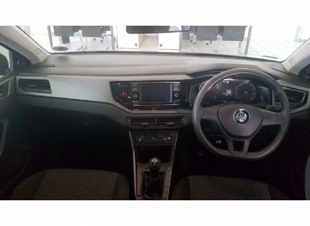 Volkswagen Polo 1.0 TSI Trendline 2018 full