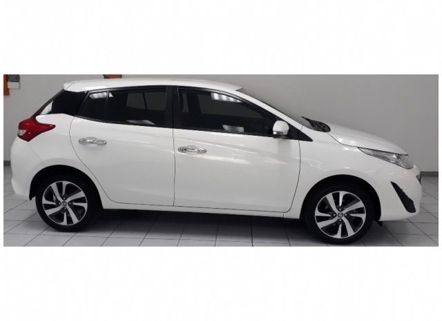Toyota Yaris 1.5 XS 5 Door 2019 full