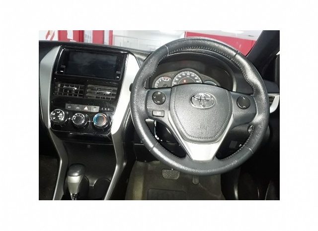 Toyota Yaris 1.5 XS 5 Door 2019 full