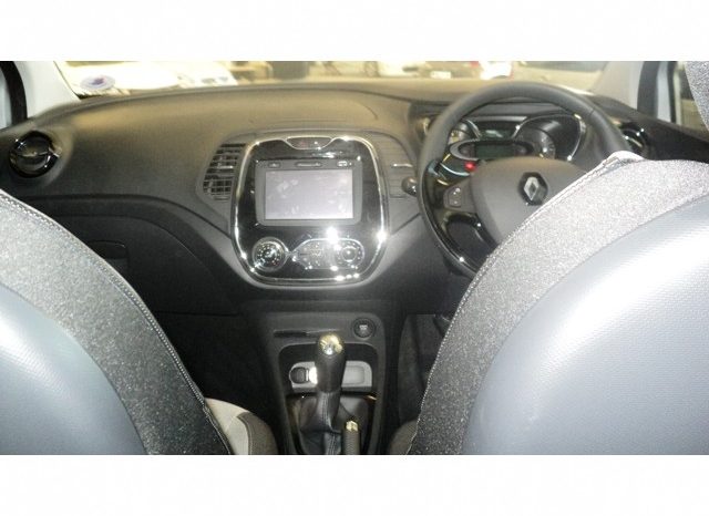 Renault Captur 900T Dynamique 5 Door (66KW) 2017 full