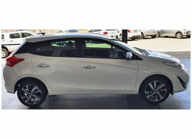 Toyota Yaris 1.5 XS 5 Door 2019 full