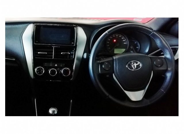 Toyota Yaris 1.5 XS 5 Door 2019 full