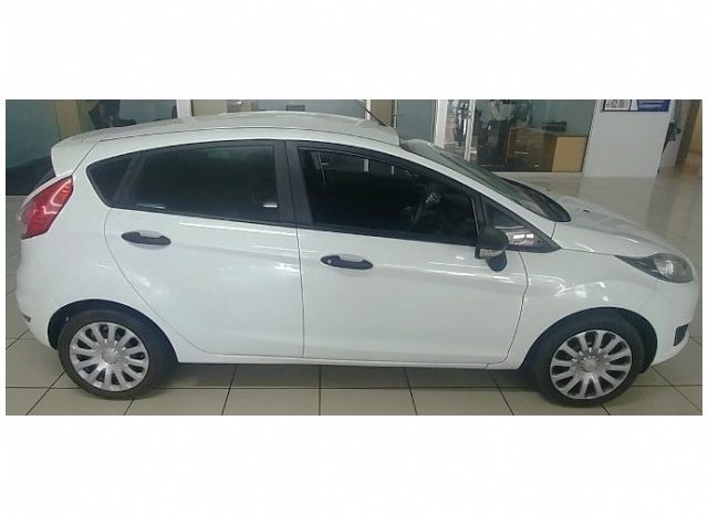 Ford Fiesta 1.4 Ambiente 5 Door 2017 full