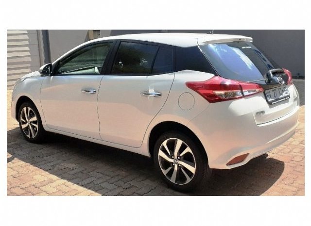 Toyota Yaris 1.5 XS 5 Door 2019 full