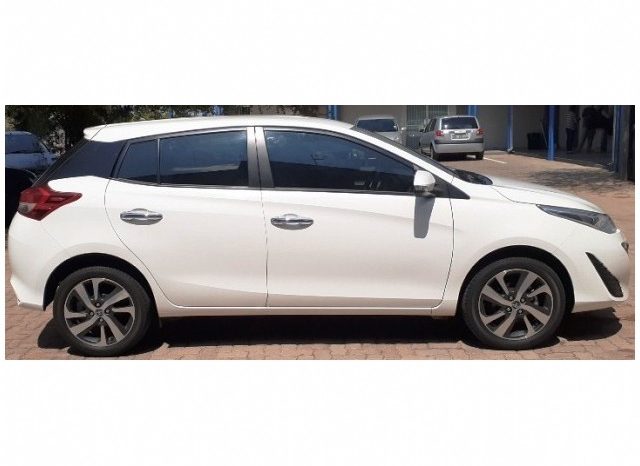 Toyota Yaris 1.5 XS 5 Door 2019 full