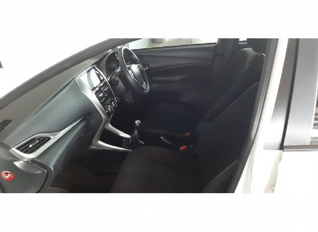 Toyota Yaris 1.5 XS 5 Door 2019 full