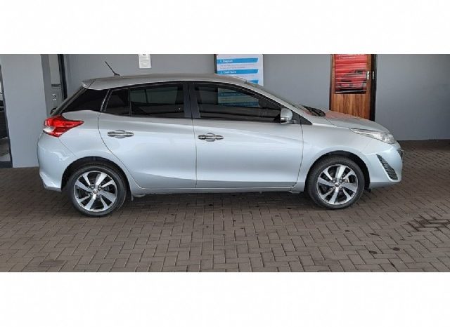 Toyota Yaris 1.5 XS 5 Door 2019 full