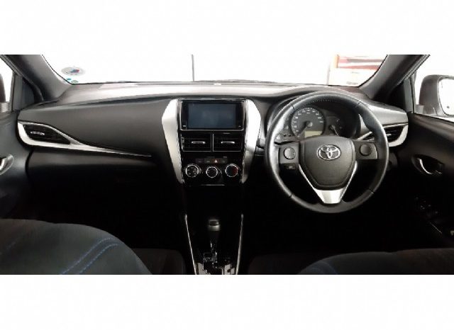 Toyota Yaris 1.5 XS 5 Door 2019 full