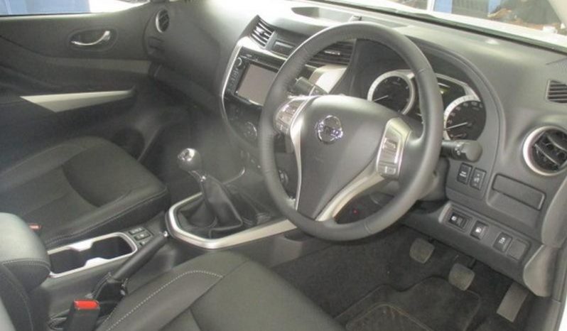 Nissan Navara 2.3D 4X4 Le (leather Seats) 2019 full