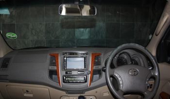 Toyota Fortuner 3.0 D-4D 4X4 2010 full