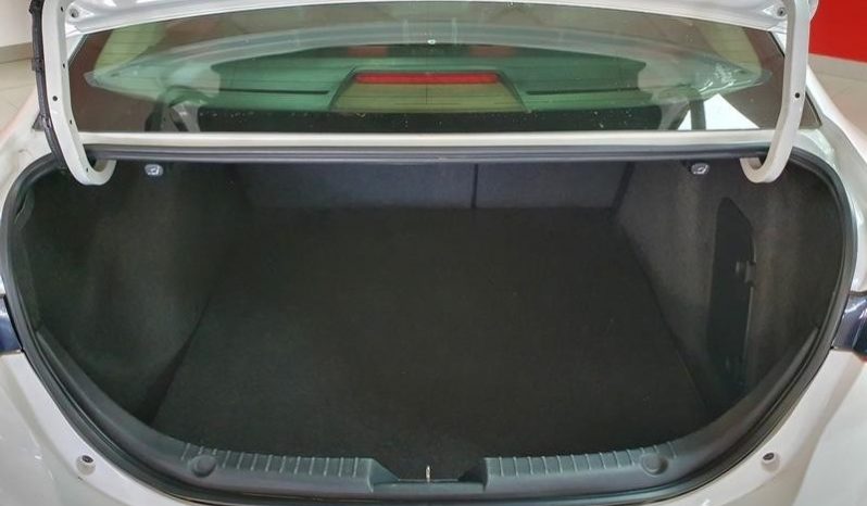 Mazda 3 1.6 Dynamic 4-Door 2015 full