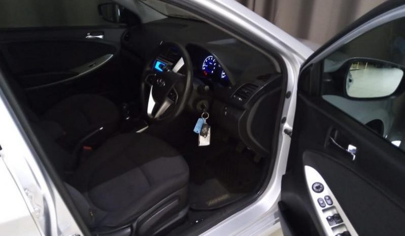 Hyundai Accent 1.6 Gls 2012 full