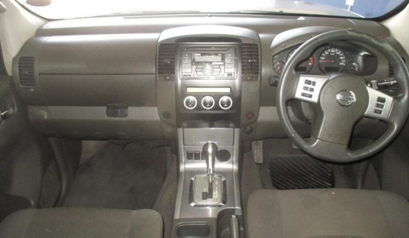 Nissan Navara 2.5 DCi 4×2 Le D/cab At 2010 full