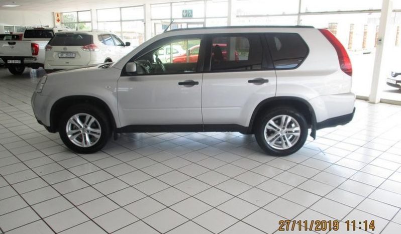 Nissan X-Trail 2.0 4X2 Xe 2014 full