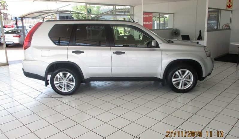 Nissan X-Trail 2.0 4X2 Xe 2014 full