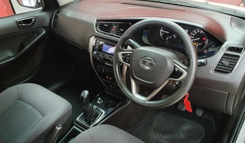 Tata Bolt 1.2 Xms 5-Door 2016 full