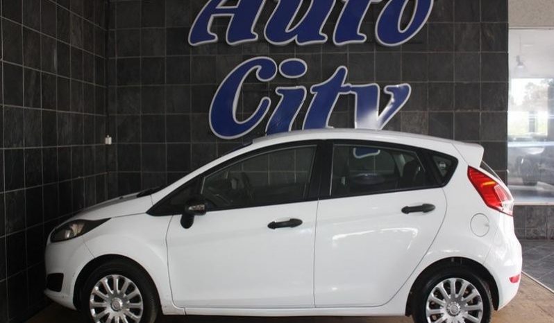 Ford Fiesta 1.4 Ambiente 5 Dr 2015 full