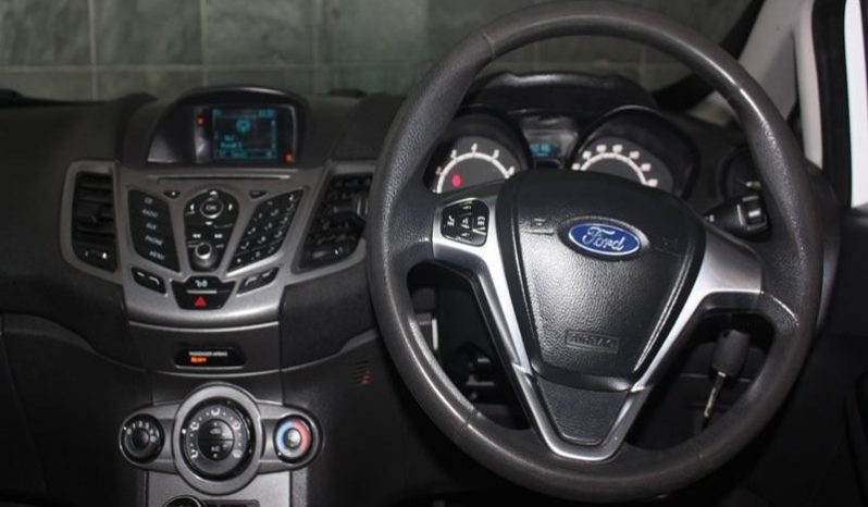 Ford Fiesta 1.4 Ambiente 5 Dr 2015 full