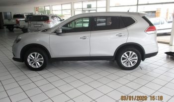 Nissan X-Trail 1.6DCI 4X2 Xe 2015 full