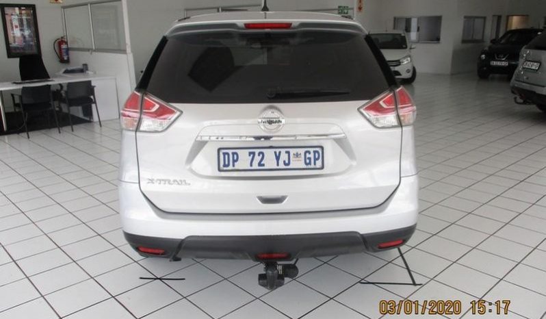 Nissan X-Trail 1.6DCI 4X2 Xe 2015 full