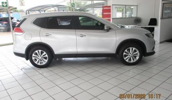 Nissan X-Trail 1.6DCI 4X2 Xe 2015 full