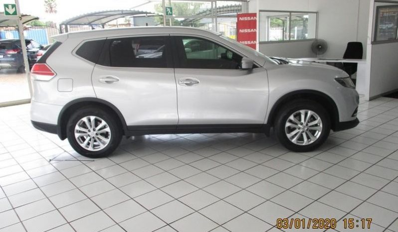 Nissan X-Trail 1.6DCI 4X2 Xe 2015 full
