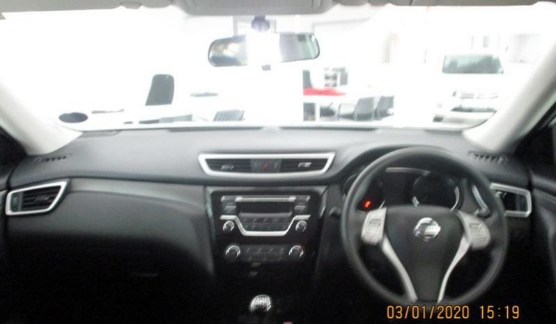 Nissan X-Trail 1.6DCI 4X2 Xe 2015 full
