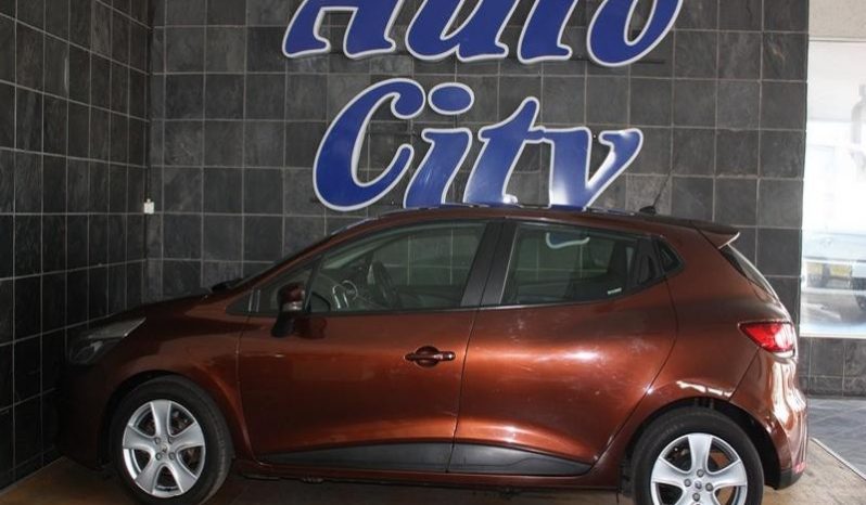 Renault Clio 4 0.9 Turbo Expression 2014 full