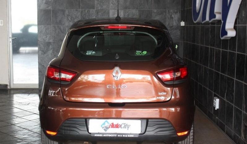 Renault Clio 4 0.9 Turbo Expression 2014 full