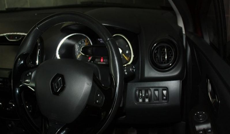 Renault Clio 4 0.9 Turbo Expression 2014 full