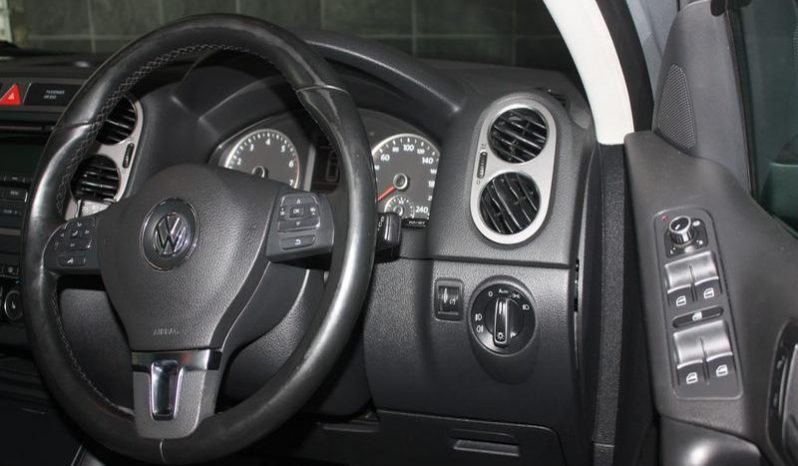 Volkswagen Tiguan 2.0 Tdi Sport + Style 4motion Tiptr 2011 full