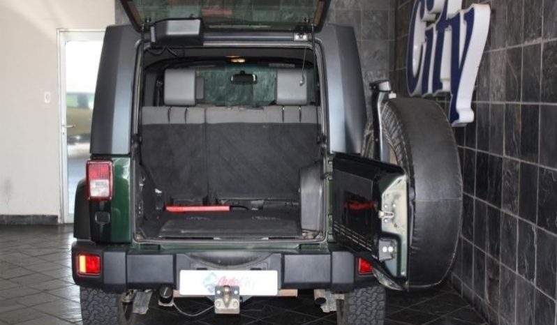 Jeep Wrangler Unlimited 2.8L Crd Sahara At 2010 full