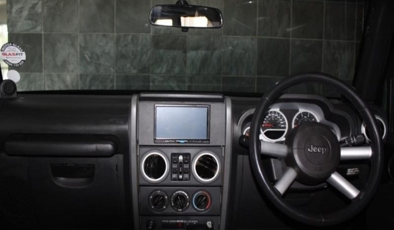 Jeep Wrangler Unlimited 2.8L Crd Sahara At 2010 full