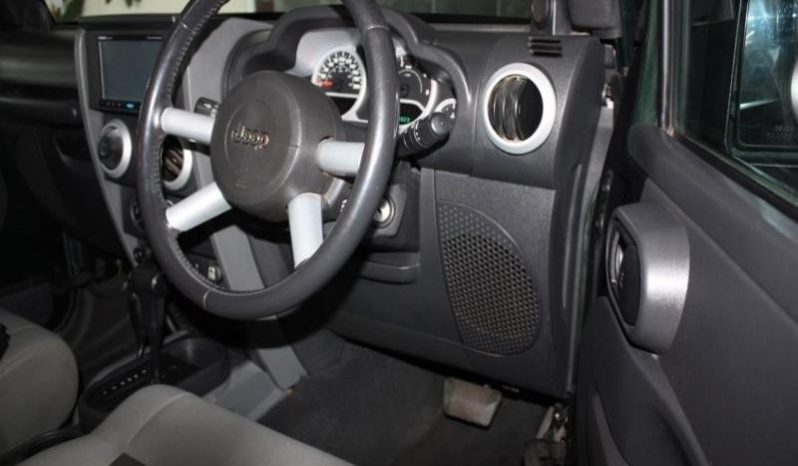 Jeep Wrangler Unlimited 2.8L Crd Sahara At 2010 full