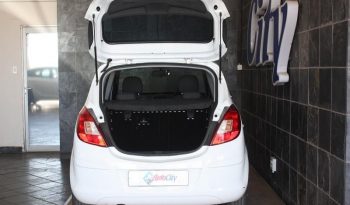 Opel Corsa 1.4 Essentia 5-Door 2013 full