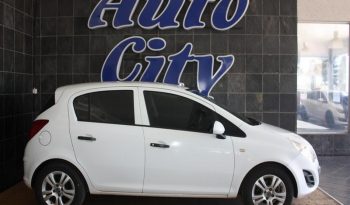 Opel Corsa 1.4 Essentia 5-Door 2013 full