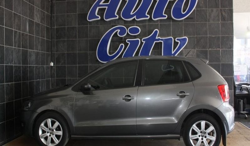 Volkswagen Polo 1.6 Comfortline 2011 full