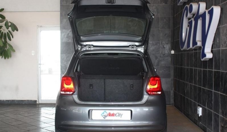 Volkswagen Polo 1.6 Comfortline 2011 full